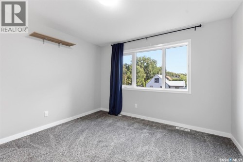 705 33Rd Street W, Saskatoon, SK 