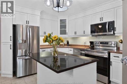 1818 Luxury, Windsor, ON 