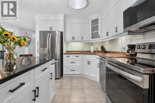 1818 Luxury, Windsor, ON 