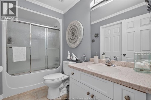 1818 Luxury, Windsor, ON 