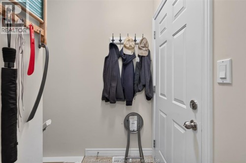 1818 Luxury, Windsor, ON 