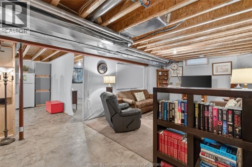 1818 Luxury, Windsor, ON 