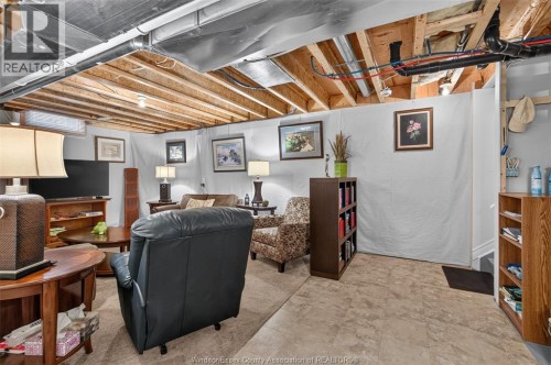 1818 Luxury, Windsor, ON 