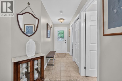 1818 Luxury, Windsor, ON 