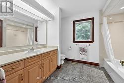 Main 4pc  Bathroom - 
