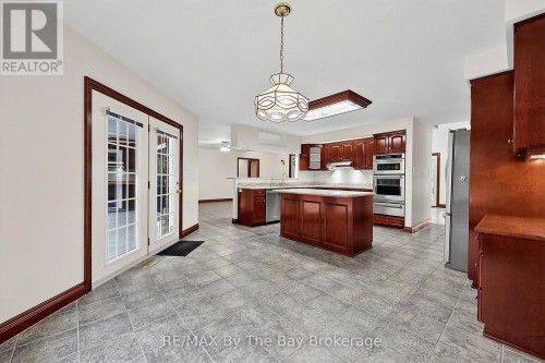 90 Goldfinch Crescent, Tiny, ON 