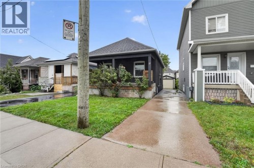 11 Craigmiller Avenue, Hamilton, ON 