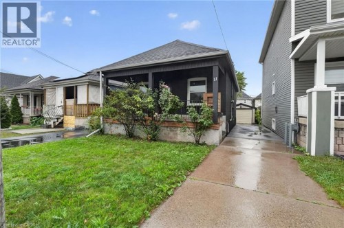 11 Craigmiller Avenue, Hamilton, ON 