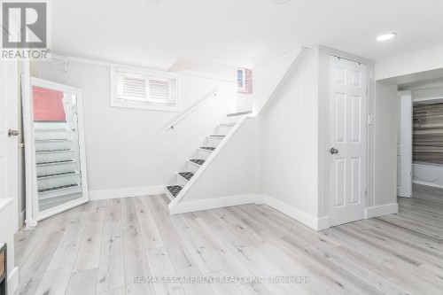 98 Duncombe Drive, Hamilton, ON 