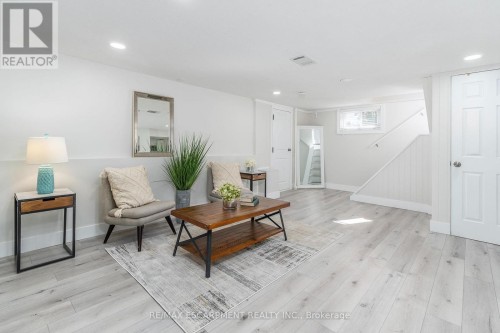98 Duncombe Drive, Hamilton, ON 