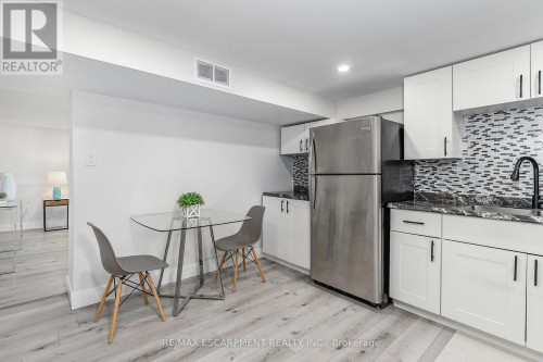 98 Duncombe Drive, Hamilton, ON 