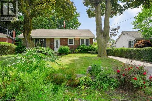 1046 SHEPHERDS Drive  Burlington, ON L7T 3R3