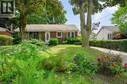 1046 SHEPHERDS Drive  Burlington, ON L7T 3R3