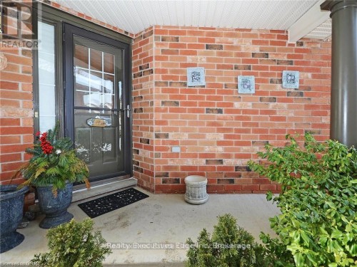 MAIN - 197 FARLEY DRIVE , Guelph (Pineridge/Westminster Woods), Ontario N1L 1L7 2