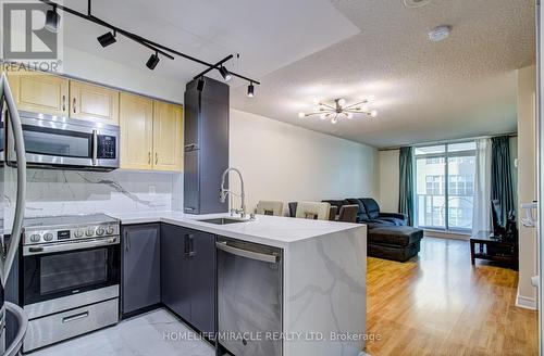 705 - 212 EGLINTON AVENUE  Toronto, ON M4P 0A3