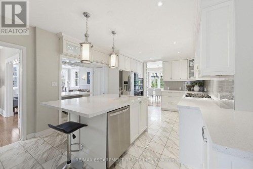 3083 Lakeshore Road, Burlington, ON 