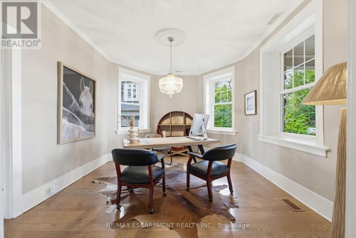 3083 Lakeshore Road, Burlington, ON 