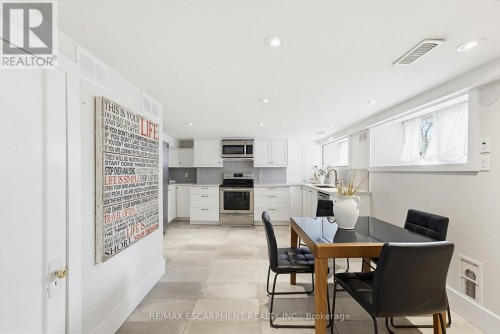 3083 Lakeshore Road, Burlington, ON 