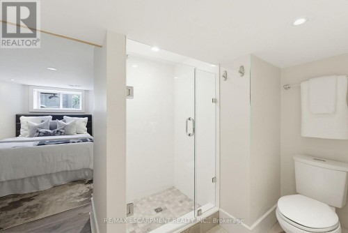 3083 Lakeshore Road, Burlington, ON 
