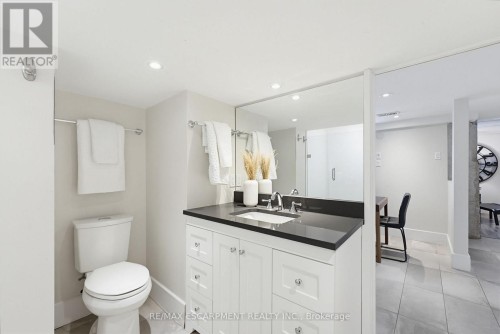 3083 Lakeshore Road, Burlington, ON 