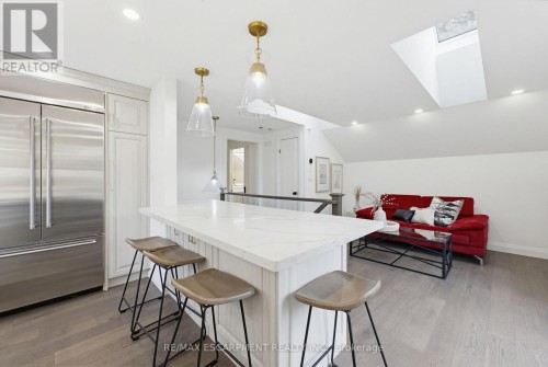 3083 Lakeshore Road, Burlington, ON 