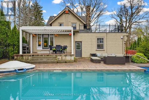 3083 Lakeshore Road, Burlington, ON 