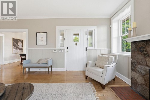 3083 Lakeshore Road, Burlington, ON 