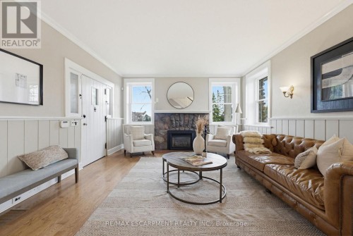 3083 Lakeshore Road, Burlington, ON 
