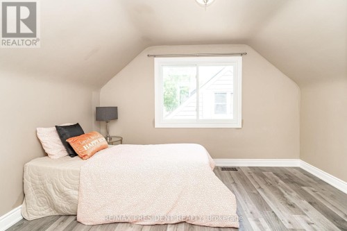 13 Lewis Street, Hamilton, ON 