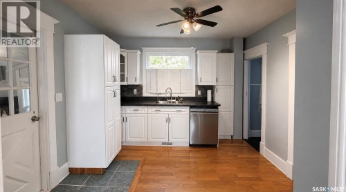 203 2Nd Avenue N, Harris, SK 