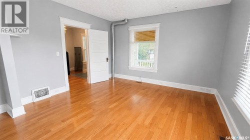 203 2Nd Avenue N, Harris, SK 