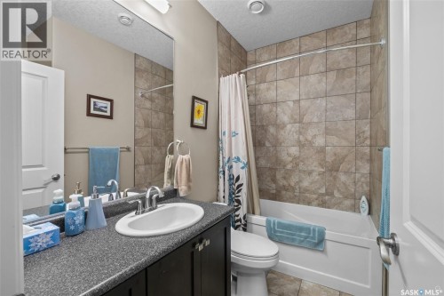 18 2805 Lakeview Drive, Prince Albert, SK 