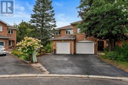 52 WINDCREST COURT  Ottawa, ON K2T 1B5