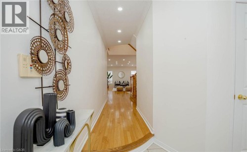2452 Pathfinder Drive, Burlington, ON 