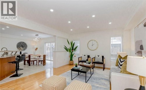 2452 Pathfinder Drive, Burlington, ON 