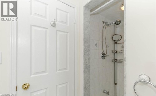 2452 Pathfinder Drive, Burlington, ON 