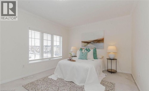 2452 Pathfinder Drive, Burlington, ON 