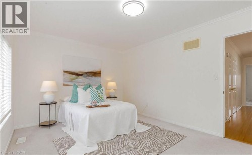 2452 Pathfinder Drive, Burlington, ON 