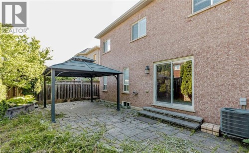 2452 Pathfinder Drive, Burlington, ON 