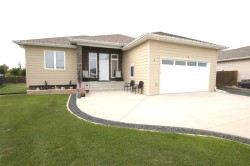 4 ROSE Street  Oakbank, MB R5N 0M6