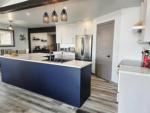38 Thorvaldson Dr, Arnes, MB 