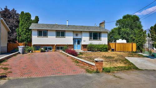 1570 HAPPYVALE Place  Kamloops, BC V2B 7T9