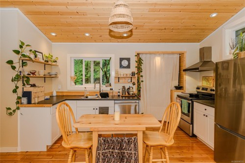 129 Mariko Pl, Salt Spring, BC 