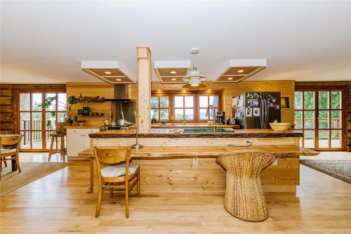 129 Mariko Pl, Salt Spring, BC 