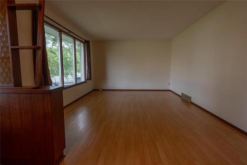 139 Borden Ave, Winnipeg, MB 