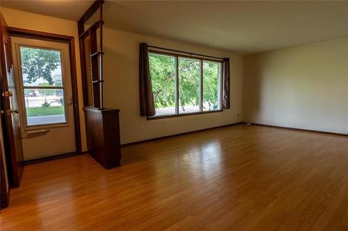 139 Borden Ave, Winnipeg, MB 