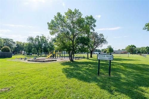 139 Borden Ave, Winnipeg, MB 