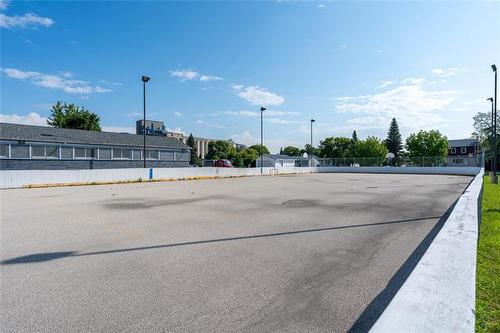 139 Borden Ave, Winnipeg, MB 
