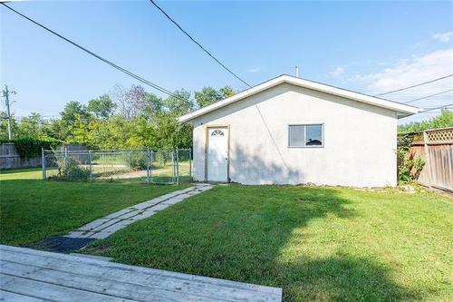 139 Borden Ave, Winnipeg, MB 