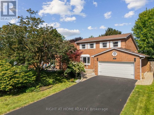 262 YORKSHIRE DRIVE  Newmarket, ON L3Y 6J7